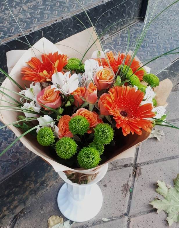 Букет цветов из: Герберы, Хризантемы, Альстромерии и Розы в Мелиховской