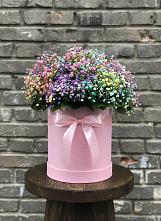 Цветочная композиция из Гипсофила и Розы в шляпной коробке в Мелиховской
