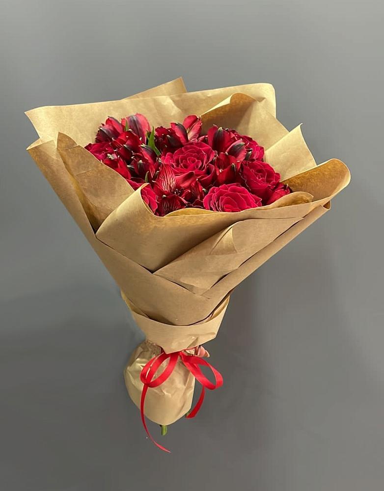 Букет цветов из: Альстромерии и Розы в Мелиховской