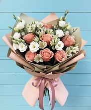 Букет цветов из:  Розы, Альстромерии и Лизиантусы #REPLACE_PRED# Мелиховской