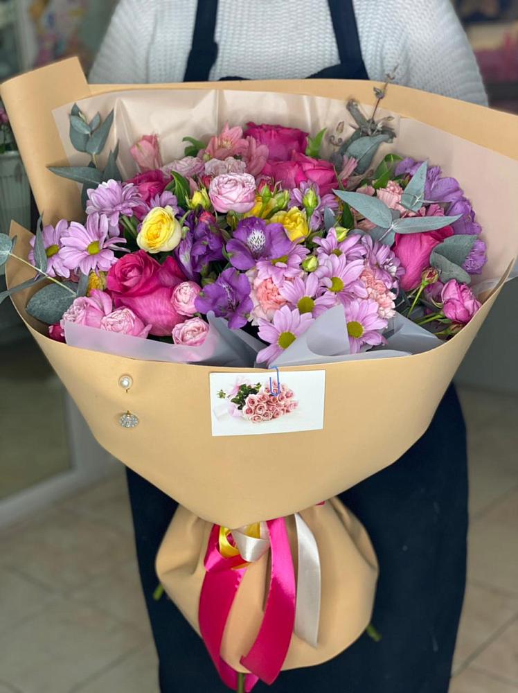 Букет цветов из: Хризантемы, Гвоздики и Альстромерии в Мелиховской