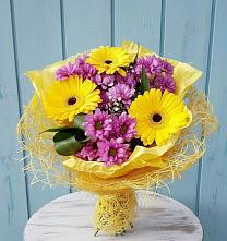 Букет цветов из:  Хризантемы и Герберы в Мелиховской