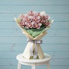 Букет цветов из:  Орхидеи и Розы в Мелиховской