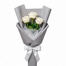 Букет 3 белые розы в Мелиховской