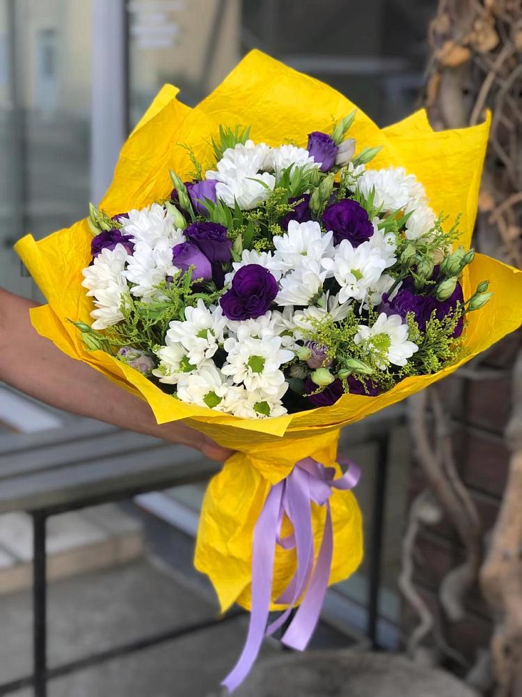 Букет цветов из: Ирисы, Хризантемы и Ромашки в Мелиховской