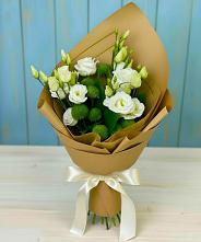 Букет цветов из:  Хризантемы и Лизиантусы в Мелиховской