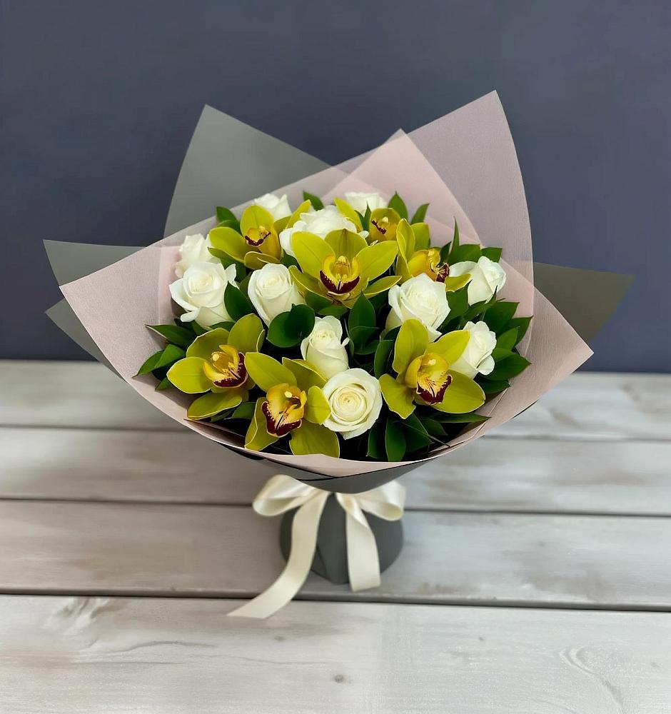 Букет цветов из: Орхидеи и Розы в Мелиховской