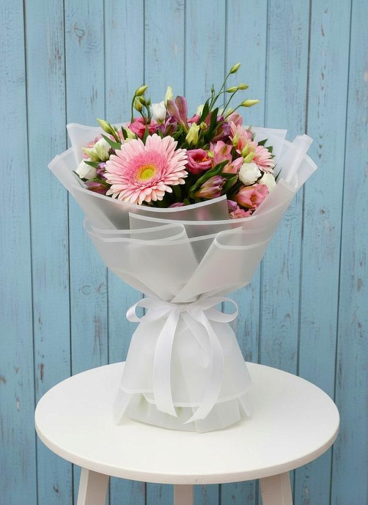 Букет цветов из: Герберы, Альстромерии и Лизиантусы в Мелиховской