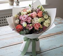 Букет цветов из:  Розы, Лизиантусы и Гвоздики в Мелиховской