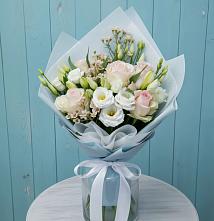 Букет цветов из:  Розы и Лизиантусы в Мелиховской