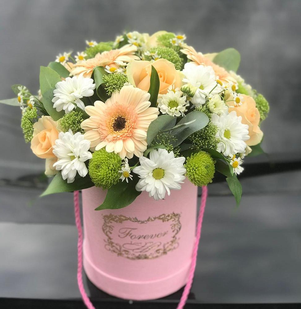 Цветочная композиция из Розы, Герберы и Хризантемы в шляпной коробке в Мелиховской