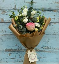 Букет цветов из:  Розы и Лизиантусы в Мелиховской