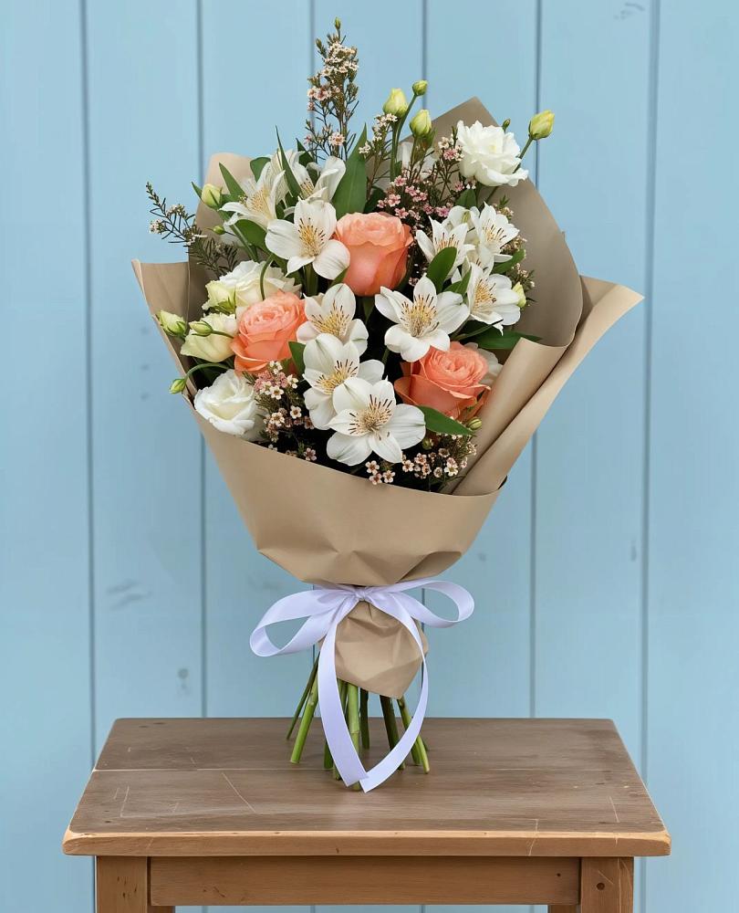 Букет цветов из: Альстромерии, Лизиантусы, Розы и Хризантемы в Мелиховской