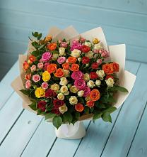 Букет Микс из разноцветных кустовых роз в Мелиховской